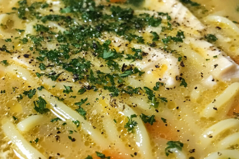 Sopa de Frango com Macarrão
